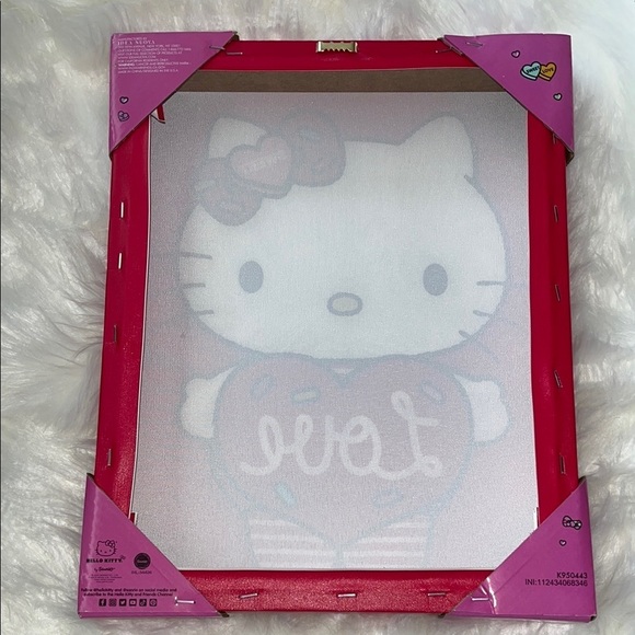 🆕 Hello Kitty Wall Art with Heart Design Love - Picture 2 of 5